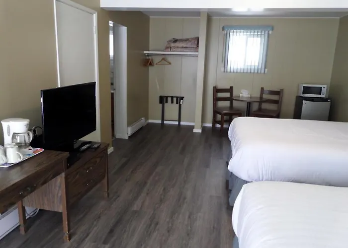 Ray Lyn Motel