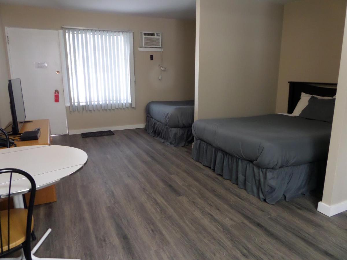 Ray Lyn Motel
